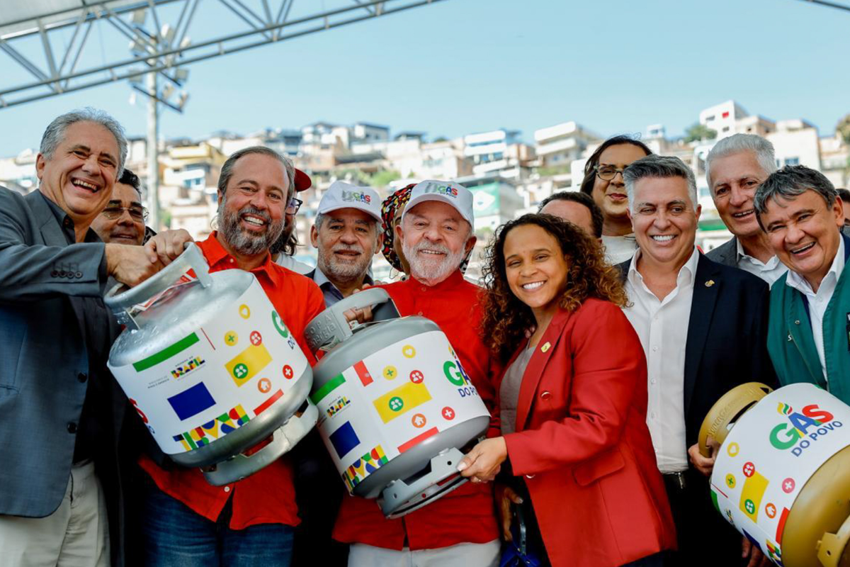 Programa Gás do Povo oferece gratuidade no gás de cozinha: veja quem tem direito e como garanti-lo