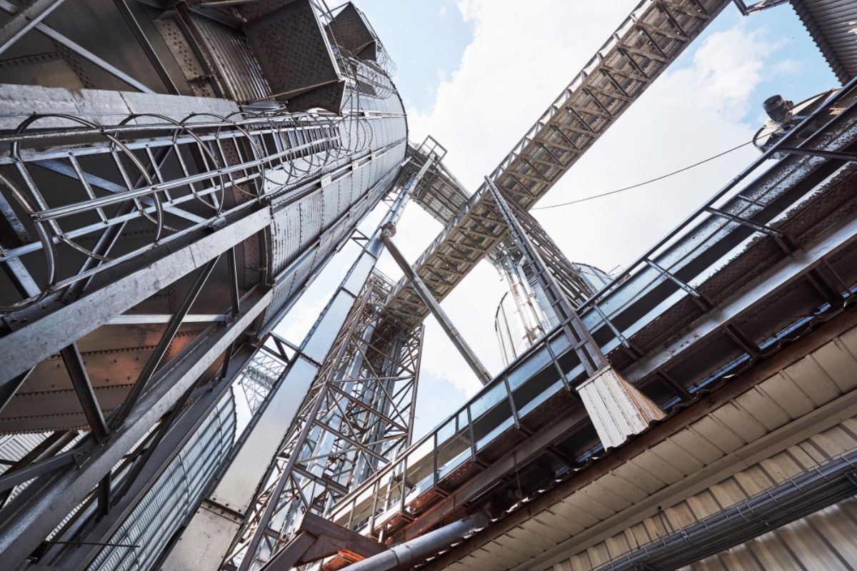 Indústria da construção pode ter queda no emprego e menos investimentos nos próximos meses