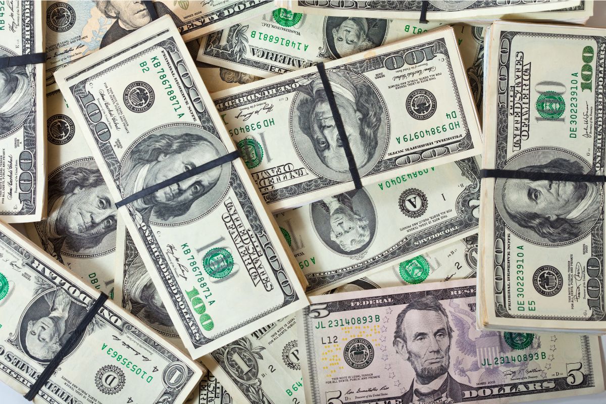 Déficit comercial dos EUA atinge US$ 70,31 bilhões após aumento de mais de 30%