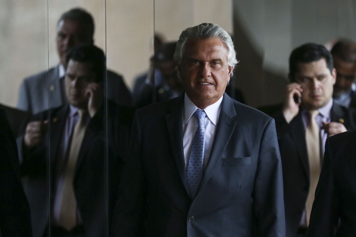 Caiado assina memorando sobre minerais críticos, mas acordo permanece informal; entenda