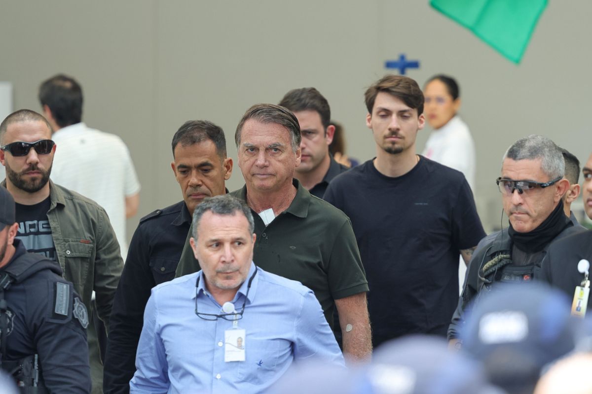 Perícia médica de Bolsonaro na Papuda antecede avaliação de Moraes sobre domiciliar