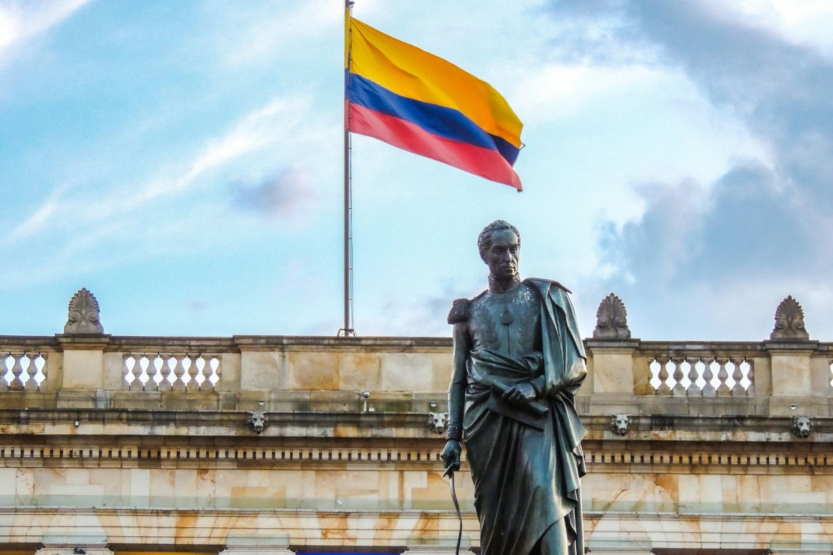 Colômbia corre risco de golpe ou intervenção militar?