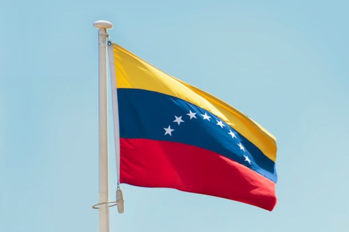Salário mínimo dos venezuelanos caiu com o ataque dos EUA; entenda