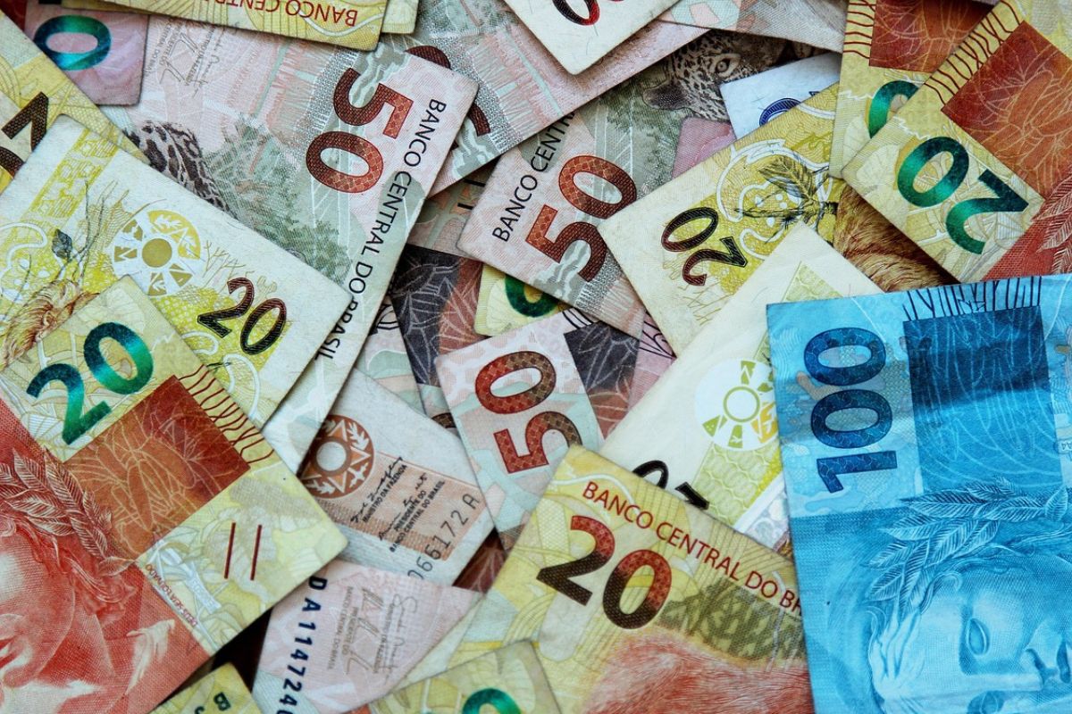 13º salário deve movimentar R$ 369,4 bilhões e impulsionar a economia brasileira