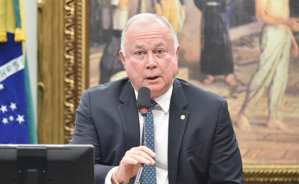 Azi acusa STF de blindagem