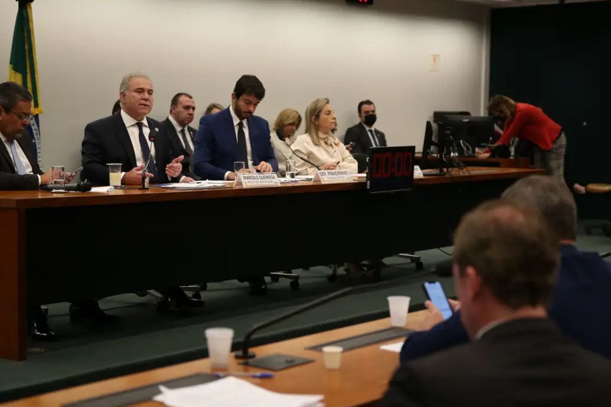 CCJ aprova avanço de PEC que amplia autonomia da AGU e procuradorias estaduais; entenda projeto