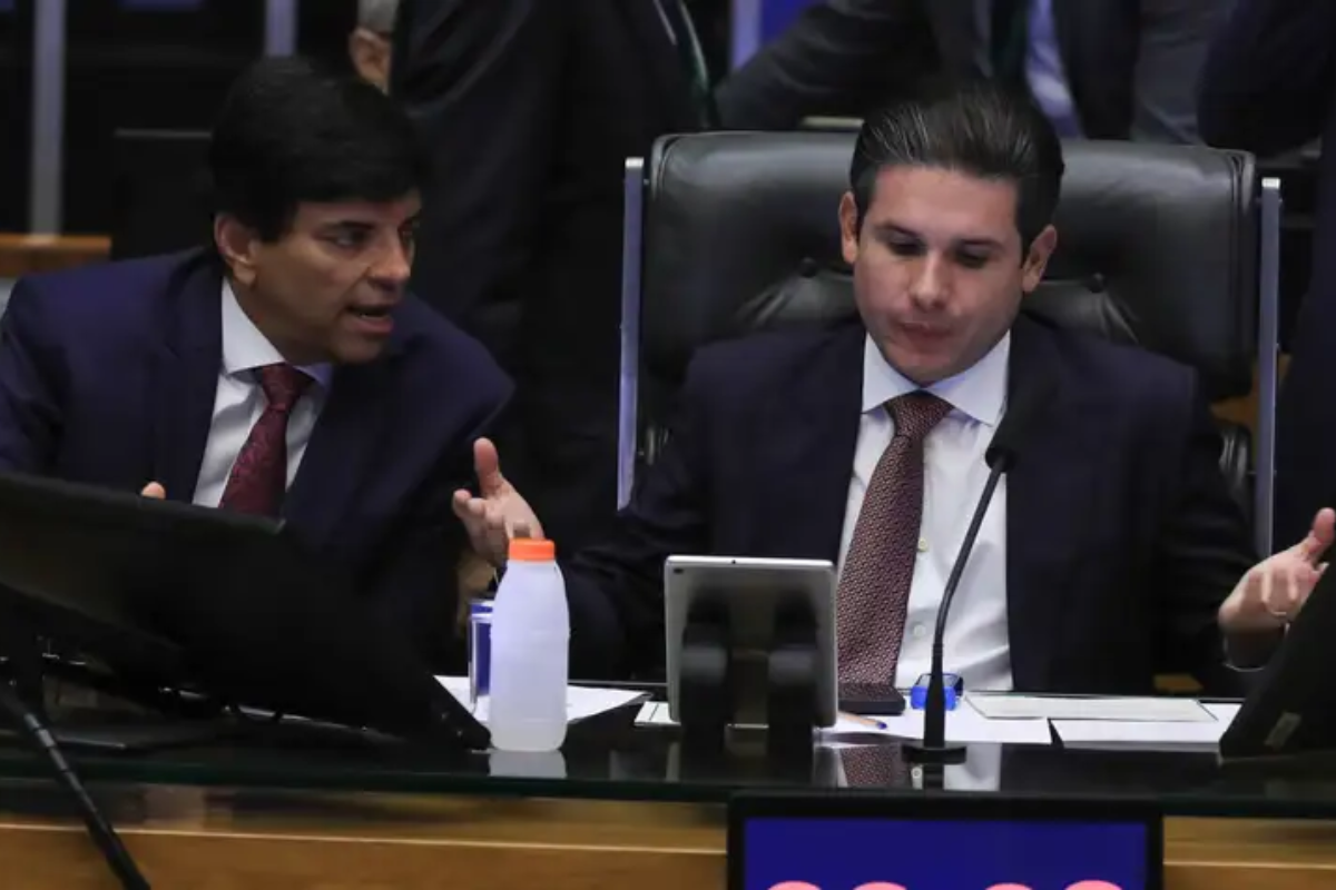 Aprovação da PEC da Blindagem evidencia um forte recado da Câmara
