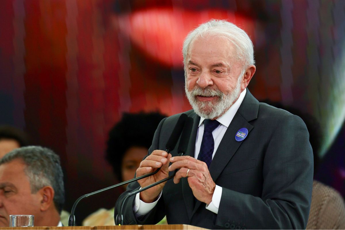 Lula aponta modelo baiano de policlínicas como caminho para reduzir filas no SUS