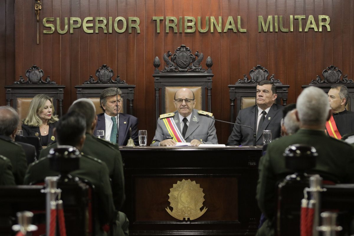 Bolsonaro e militares envolvidos na trama golpista podem perder patentes