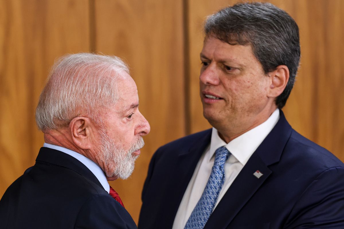 Lula lidera, mas 2º turno com Tarcísio mostra empate, segundo pesquisa
