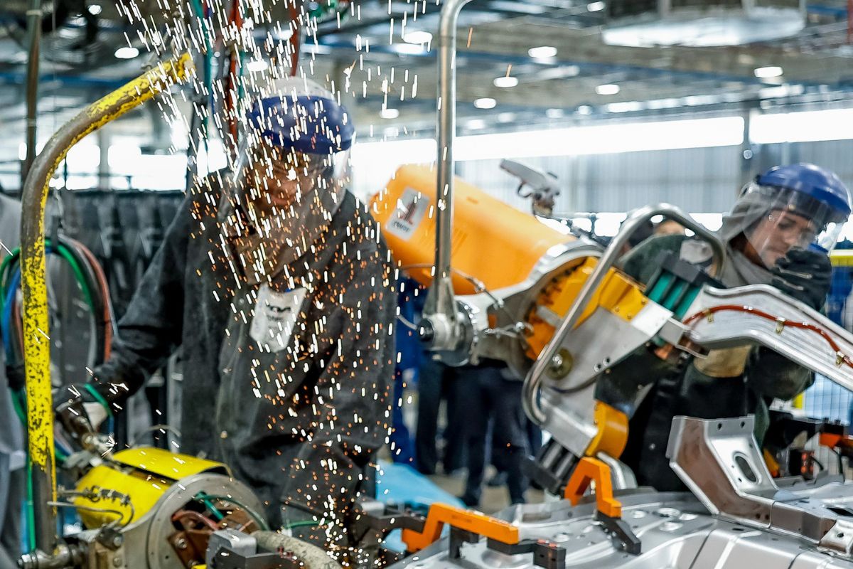 IBC-Br registra alta de 0,6% em fevereiro, com avanço moderado da atividade econômica